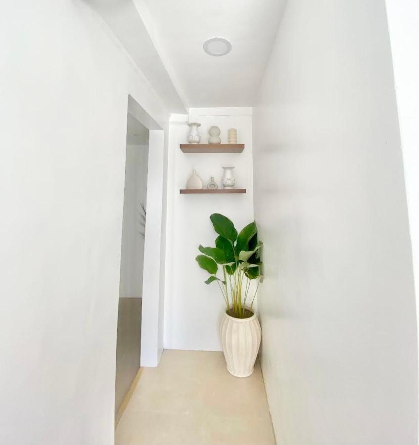 New Modern Home Near Airport, Beach And Fast Wi-Fi Sudtungan Exterior photo